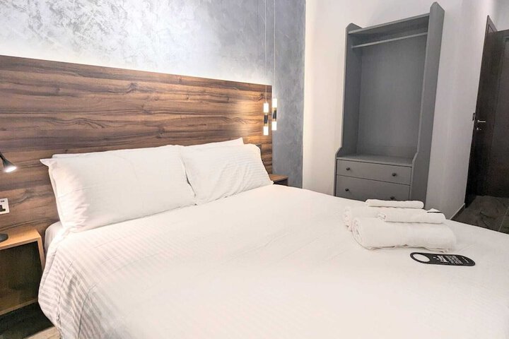 Room 16 of 24
