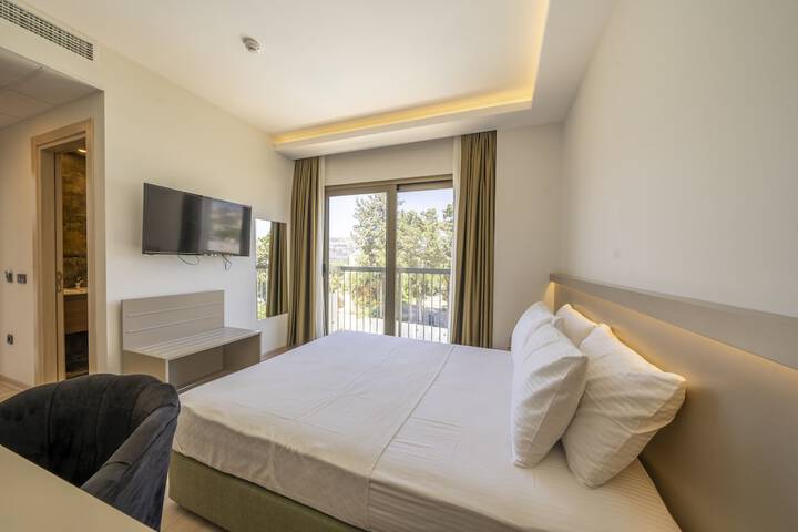 Room 10 of 47