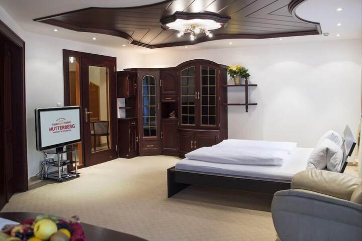 Room 35 of 68