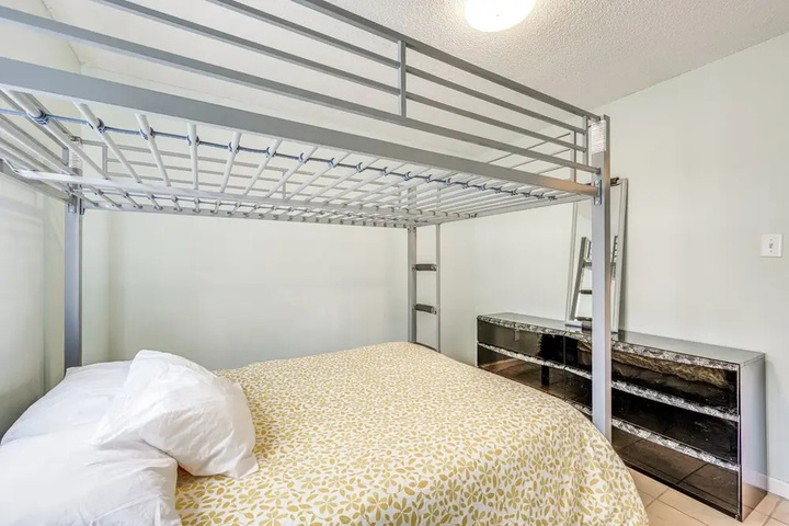 Room 3 of 16