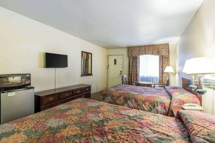 Room 13 of 26