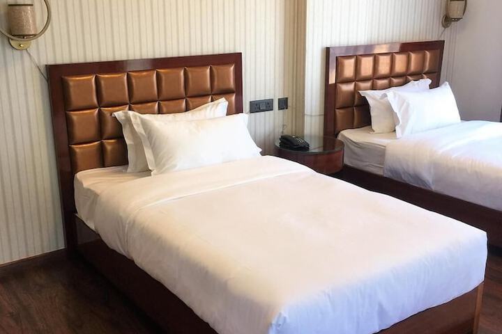 Room 14 of 25