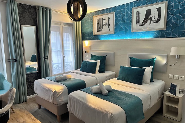 Room 13 of 38