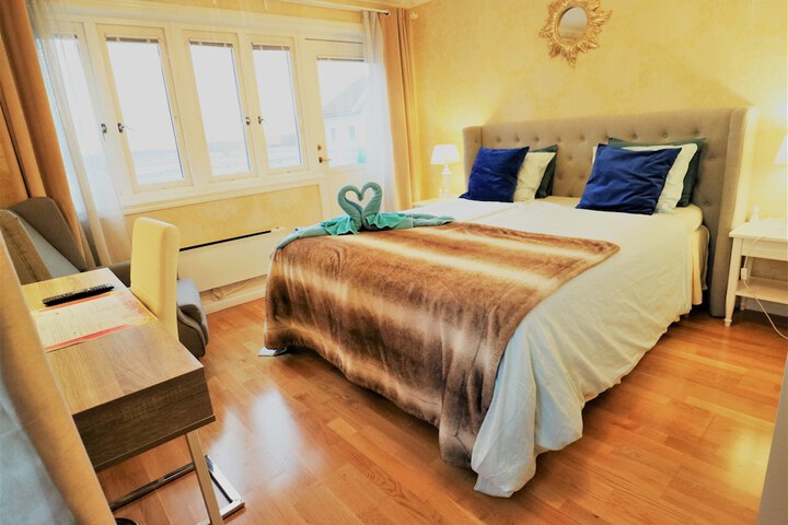 Room 34 of 334