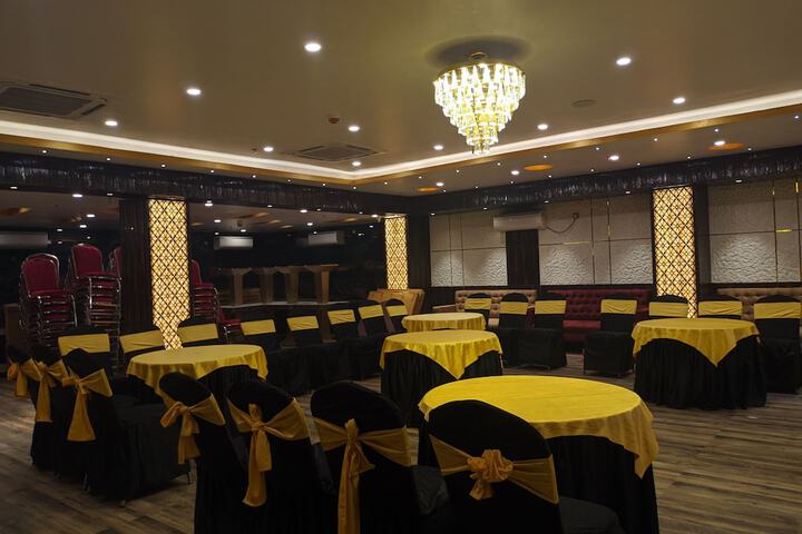 Ballroom/Hall 108 of 110