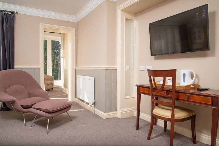 Room 32 of 89