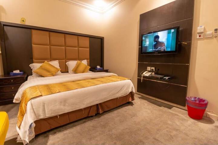Room 10 of 26