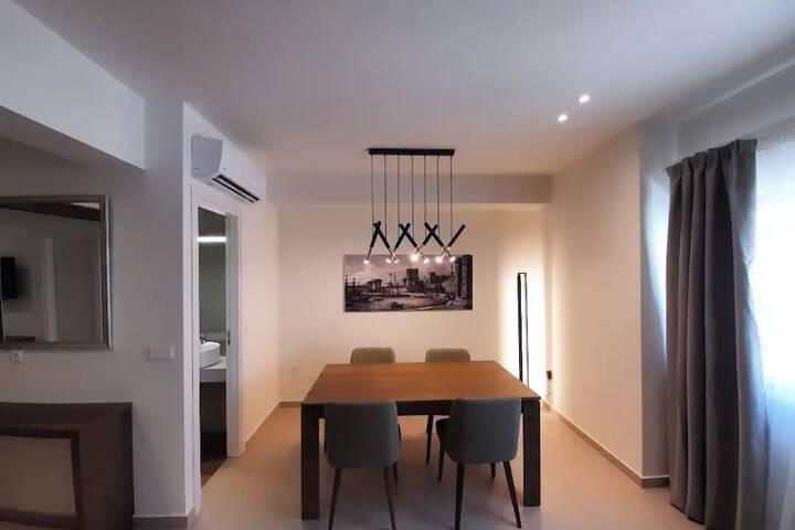 Room 32 of 53