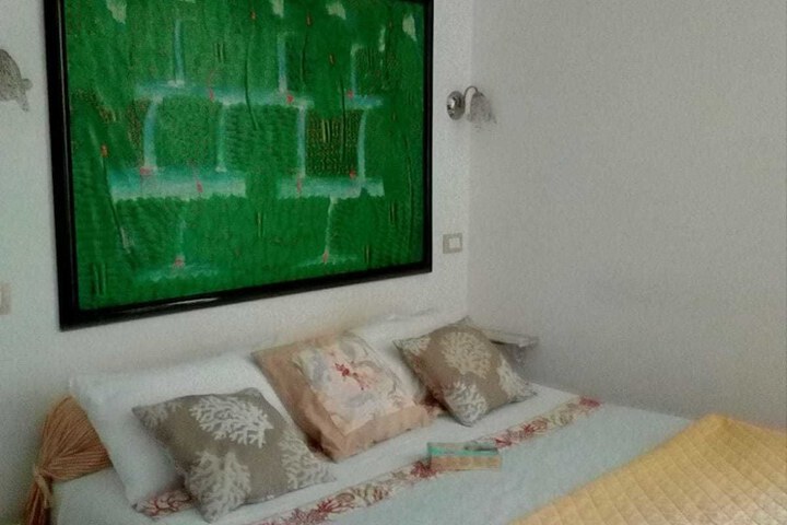 Room 5 of 19