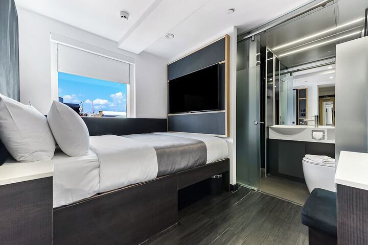 Room 4 of 37