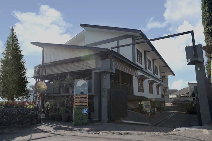 Dagos Hill Hotel