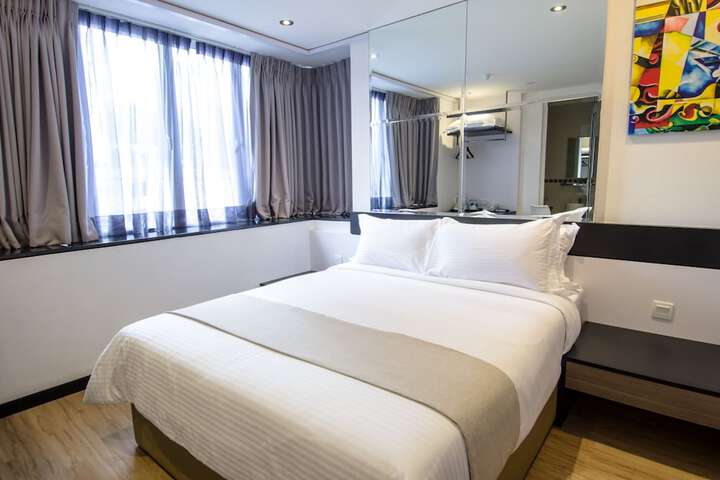 Room 5 of 38