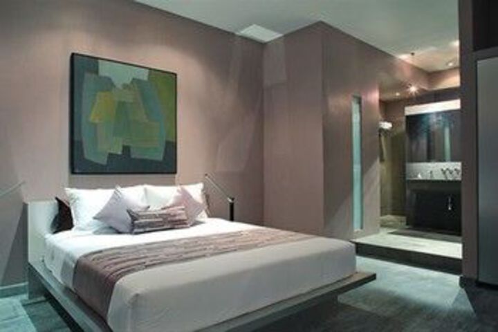 Room 27 of 73