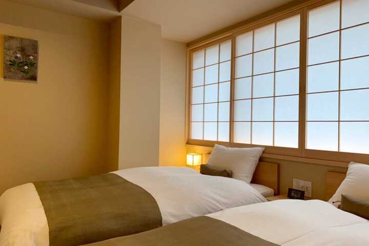 Room 5 of 37