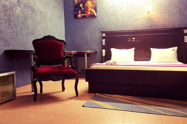Room 7 of 85