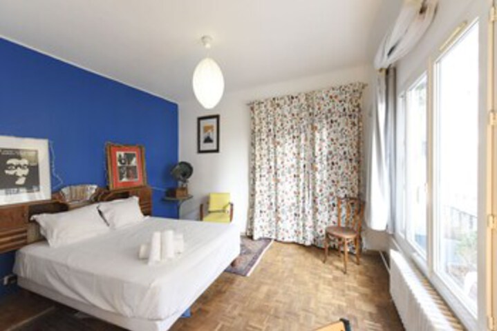 Room 8 of 11