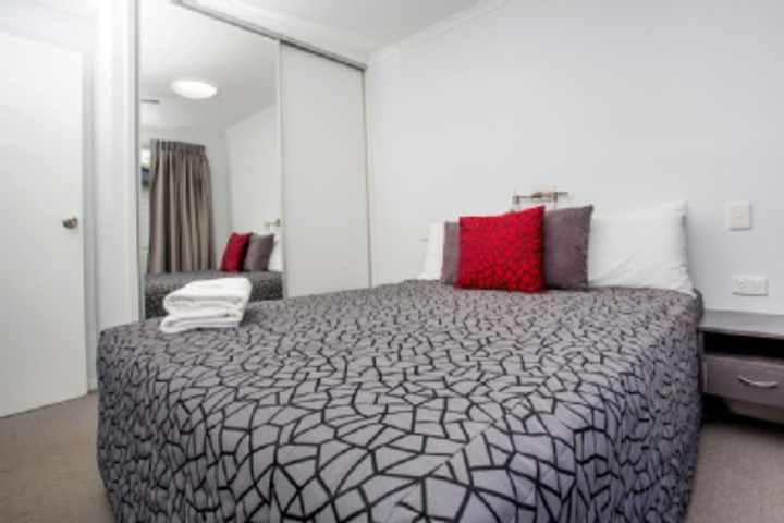 Room 215 of 624