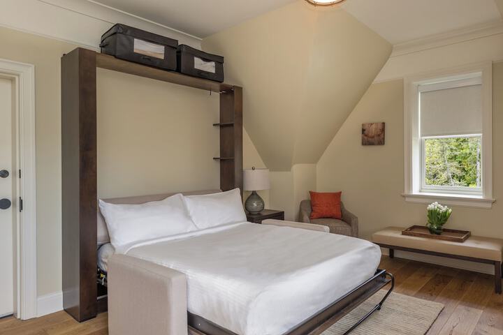 Room 6 of 46