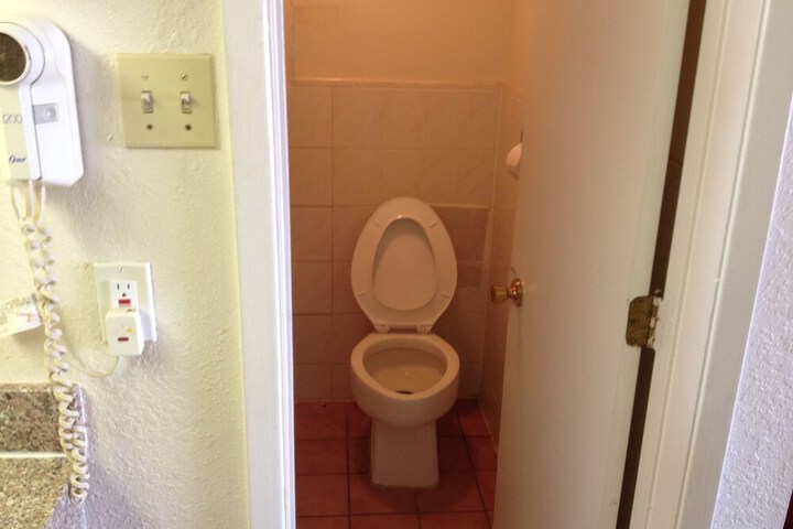 Room 16 of 20