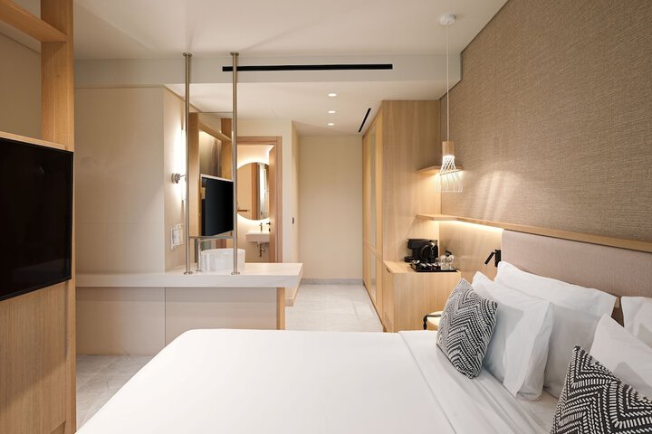 Room 50 of 154