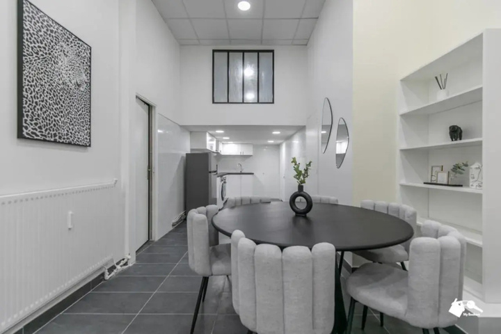 Room 10 of 21