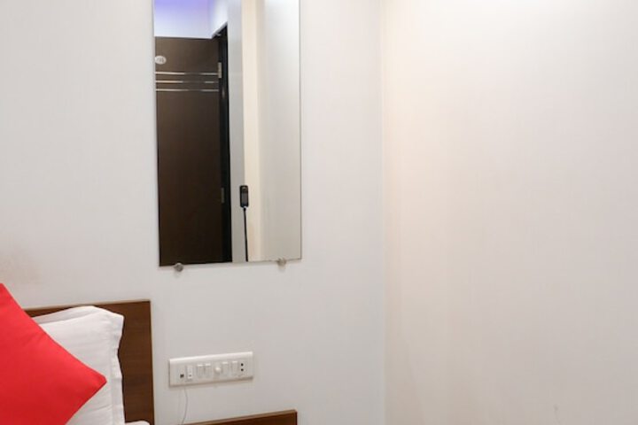 Room 19 of 64