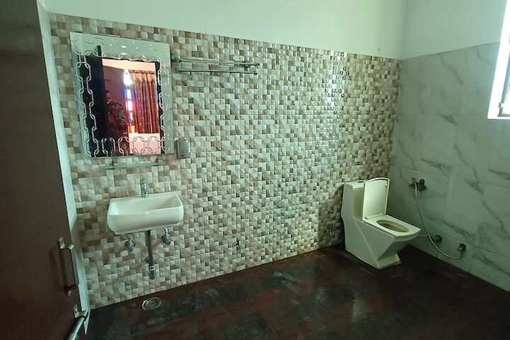 Room 24 of 40