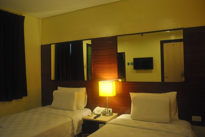 Room 25 of 108