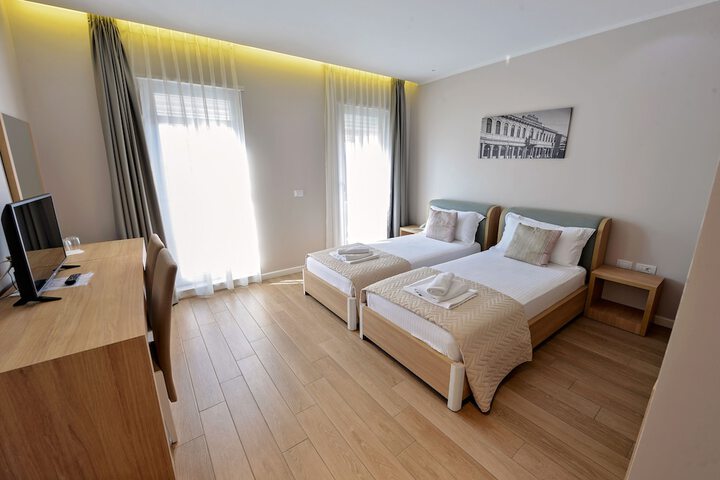 Room 15 of 53