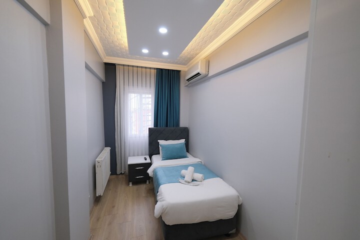 Room 27 of 121