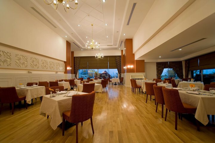 Dining 80 of 121