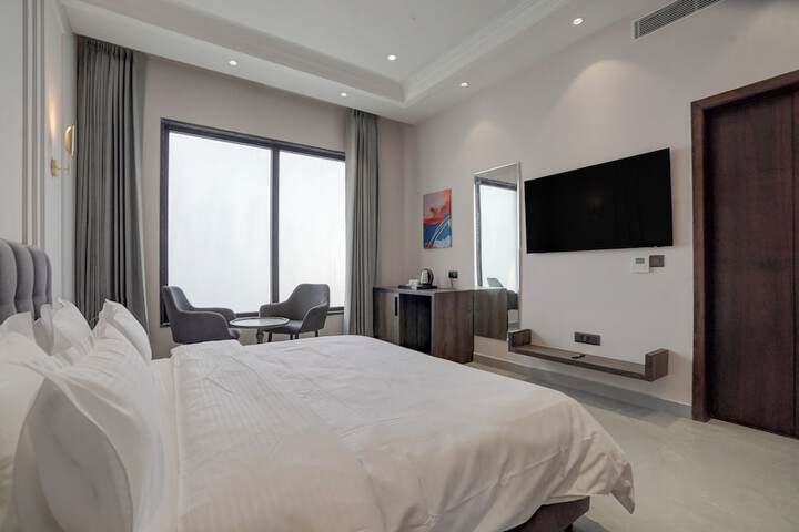 Room 25 of 66