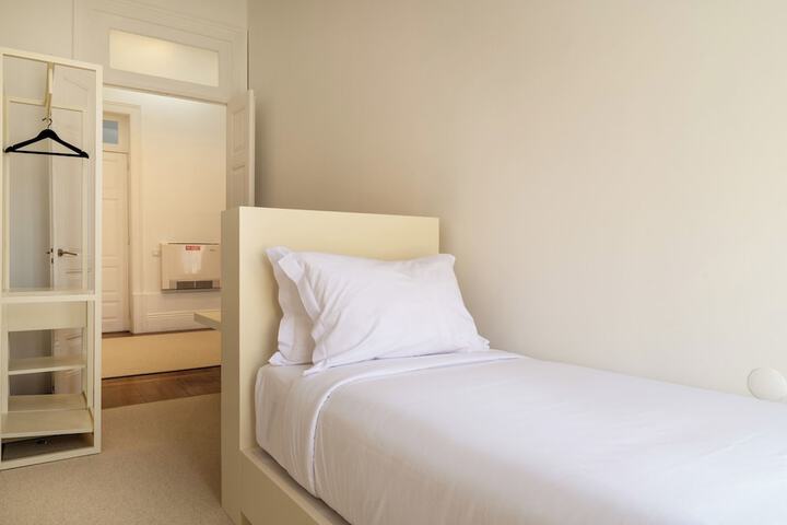 Room 21 of 59
