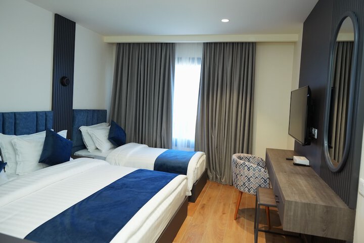 Room 6 of 51