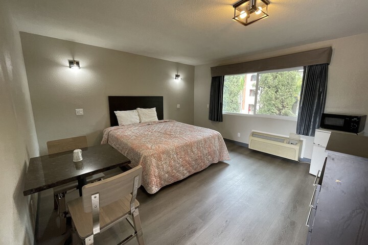 Room 2 of 18