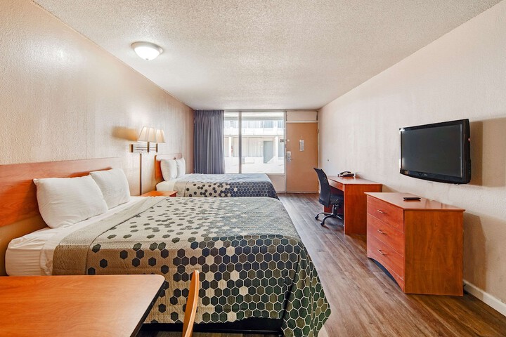 1 Queen Bed (1 of 27)