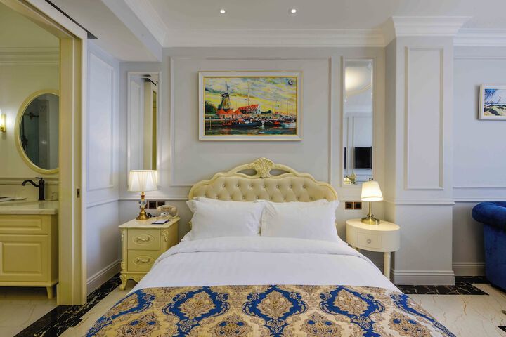 Room 45 of 195