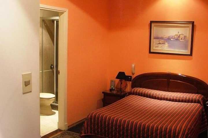 Room 51 of 110