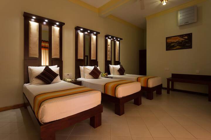 Room 13 of 44