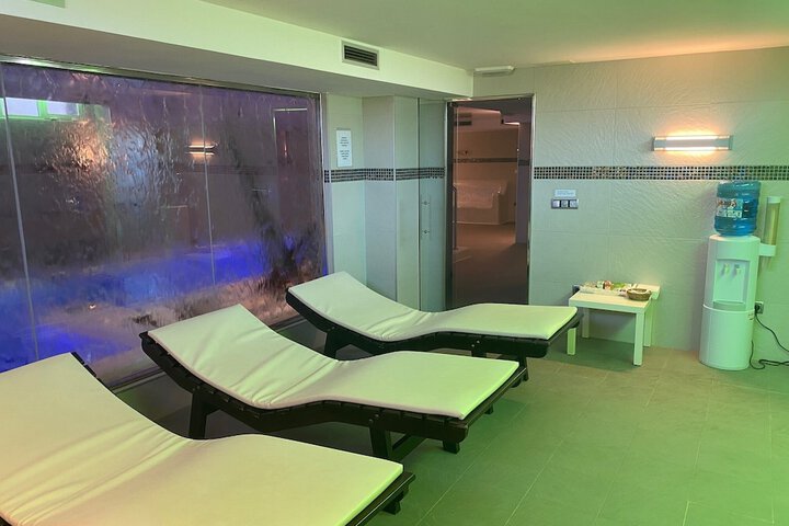 Spa 17 of 24