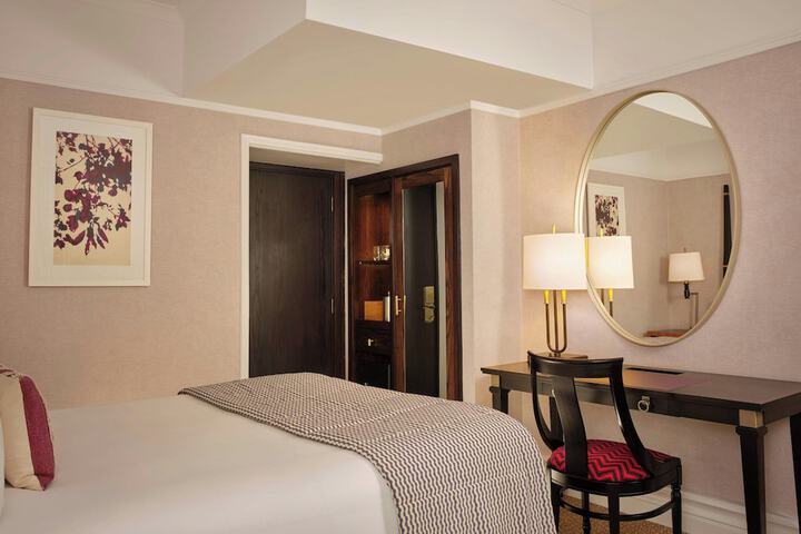 Room 43 of 179
