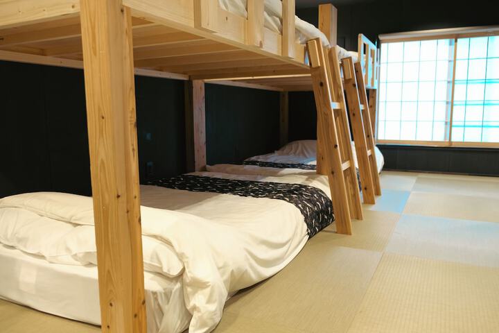 Room 80 of 146