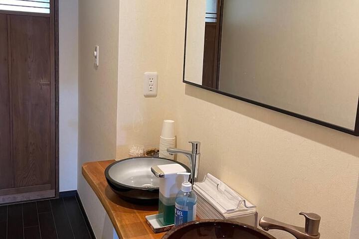 Room 16 of 37