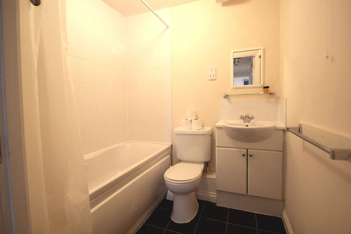 Room 7 of 13