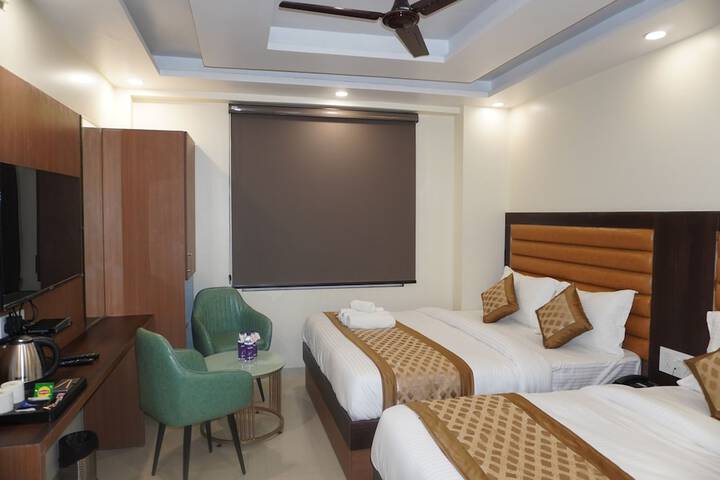 Room 7 of 30