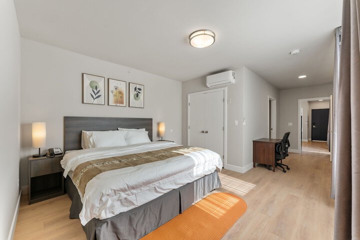 Room 11 of 37