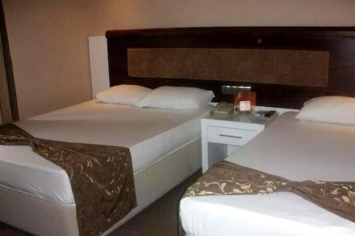 Room 5 of 15