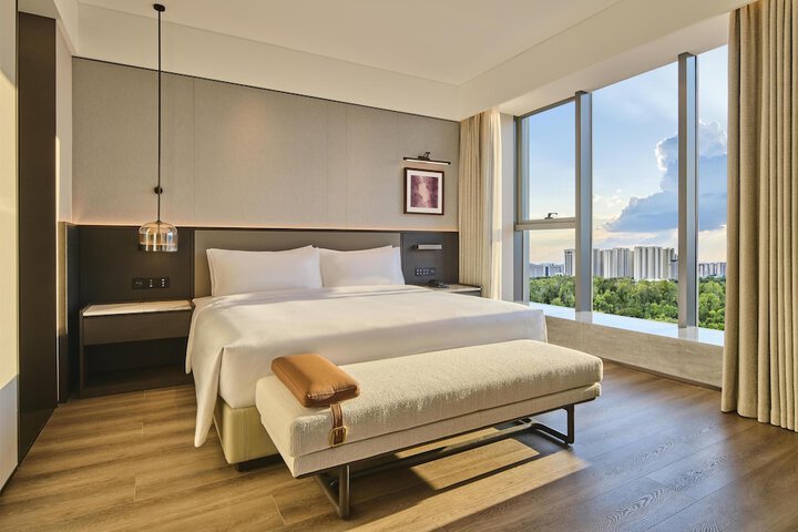 Room 49 of 93