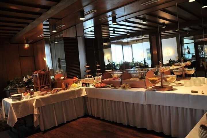Dining Photos