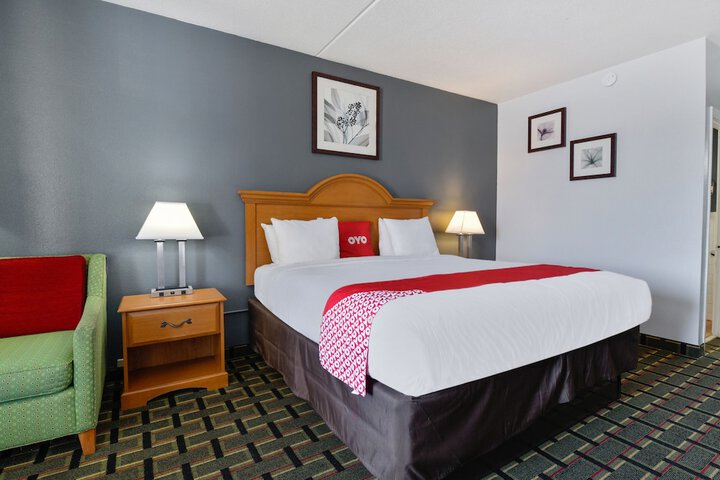 1 King Bed (12 of 16)